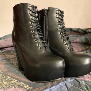 Tobi faux leather wedges